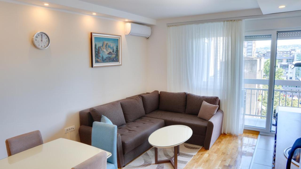 Milica 65M2, Free Parking & Wi-Fi Novi Sad Exterior foto