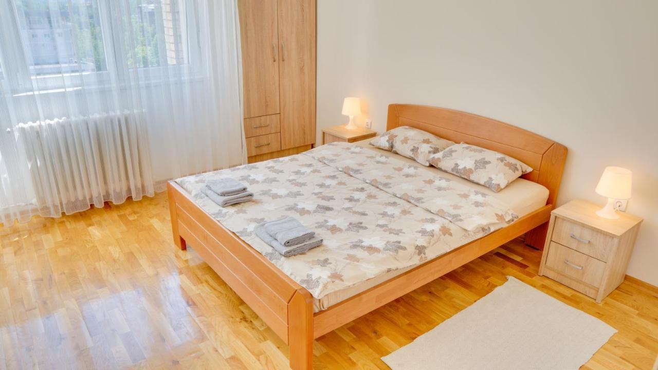 Milica 65M2, Free Parking & Wi-Fi Novi Sad Exterior foto