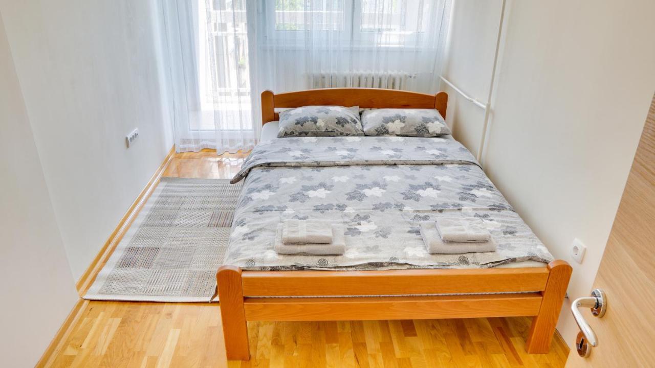 Milica 65M2, Free Parking & Wi-Fi Novi Sad Exterior foto