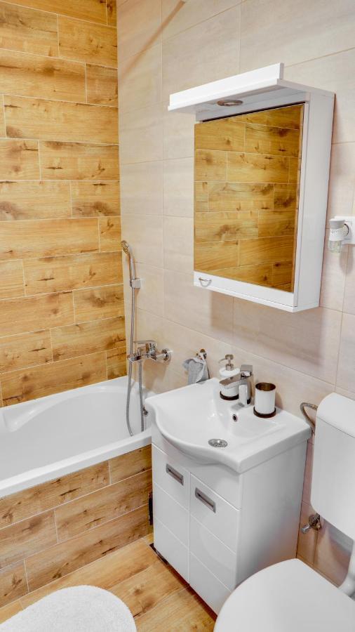 Milica 65M2, Free Parking & Wi-Fi Novi Sad Exterior foto